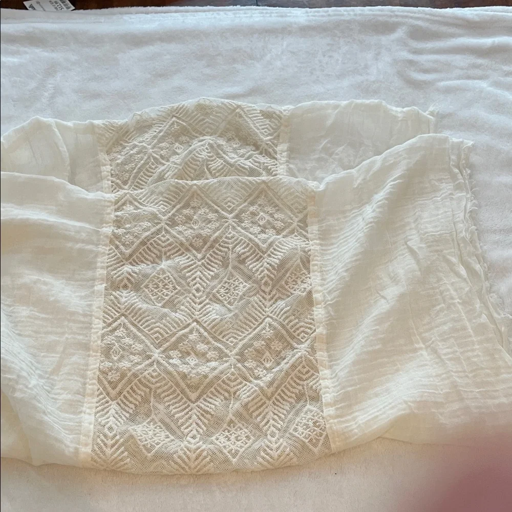 American Eagle Outfitters Cream Patterned & lace Scarf bin 33 - Picture 3 of 3